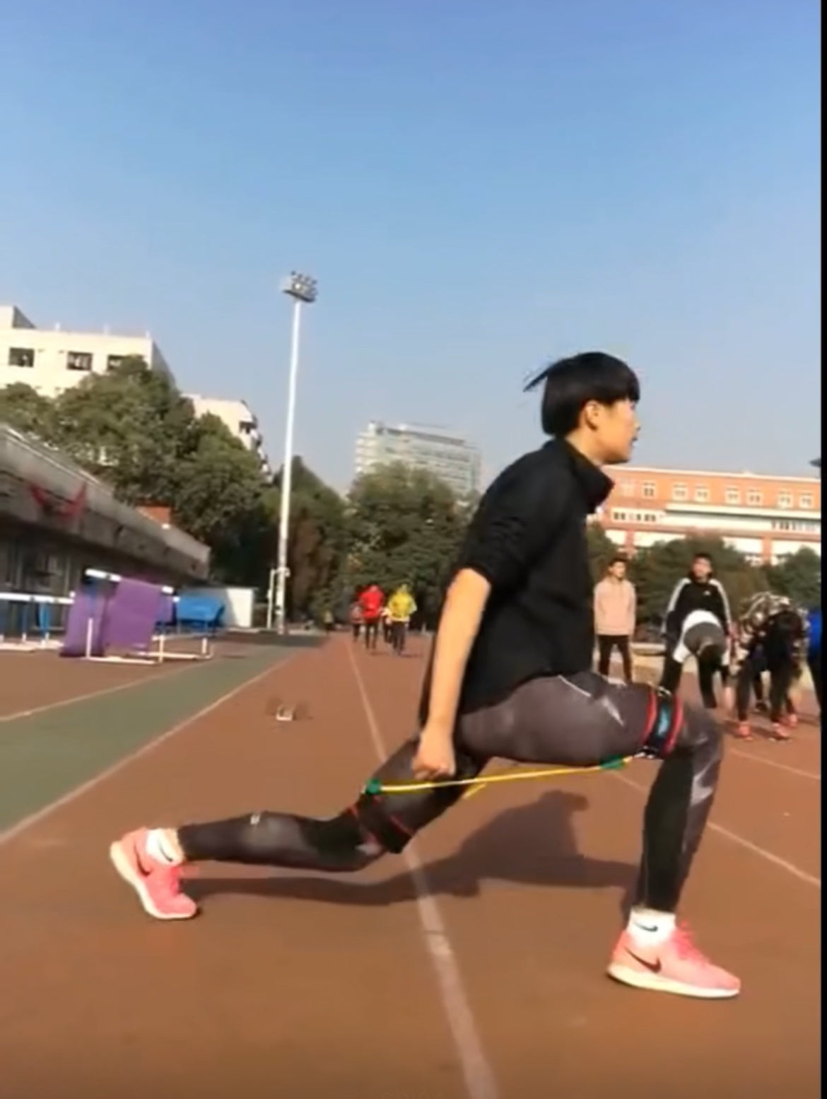 Thigh elastic band hip flexor